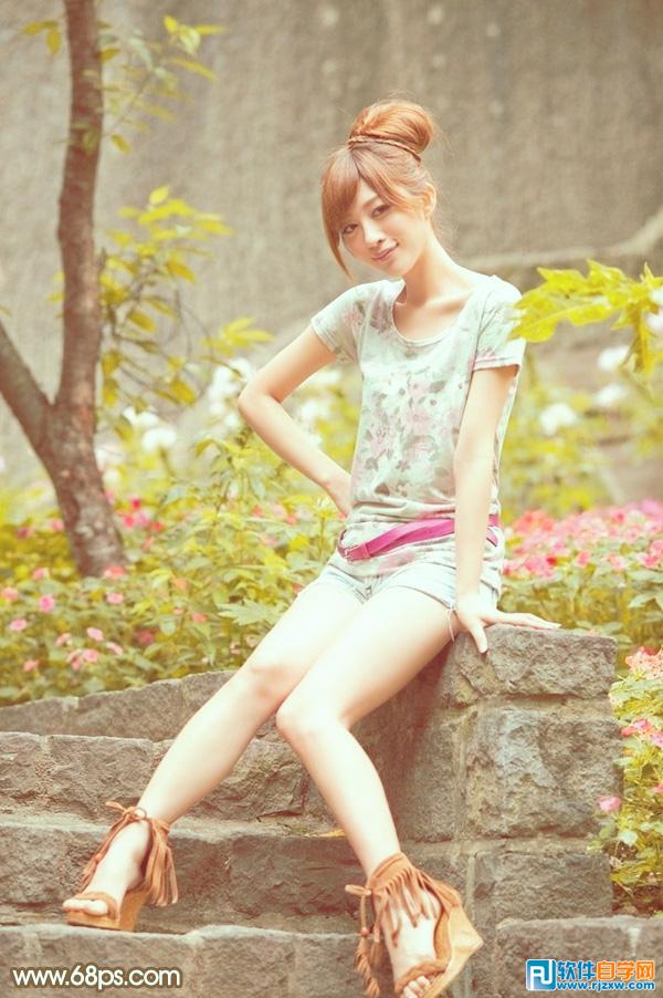 Photoshop调出花草边的美女加上柔和的黄褐色教程